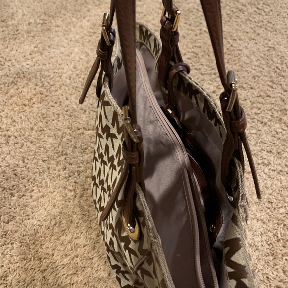 Michael Kors Tote Handbag - Picture 3 of 4